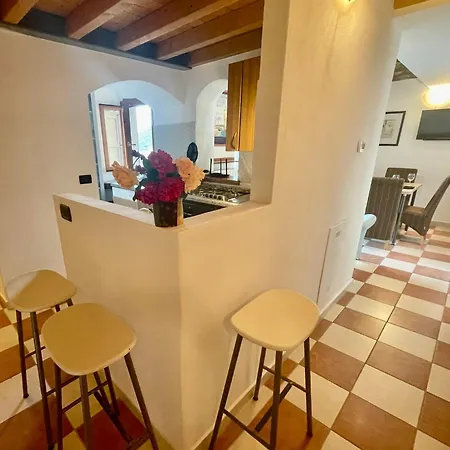 Antico Borgo Prabiu Hegos Lägenhet